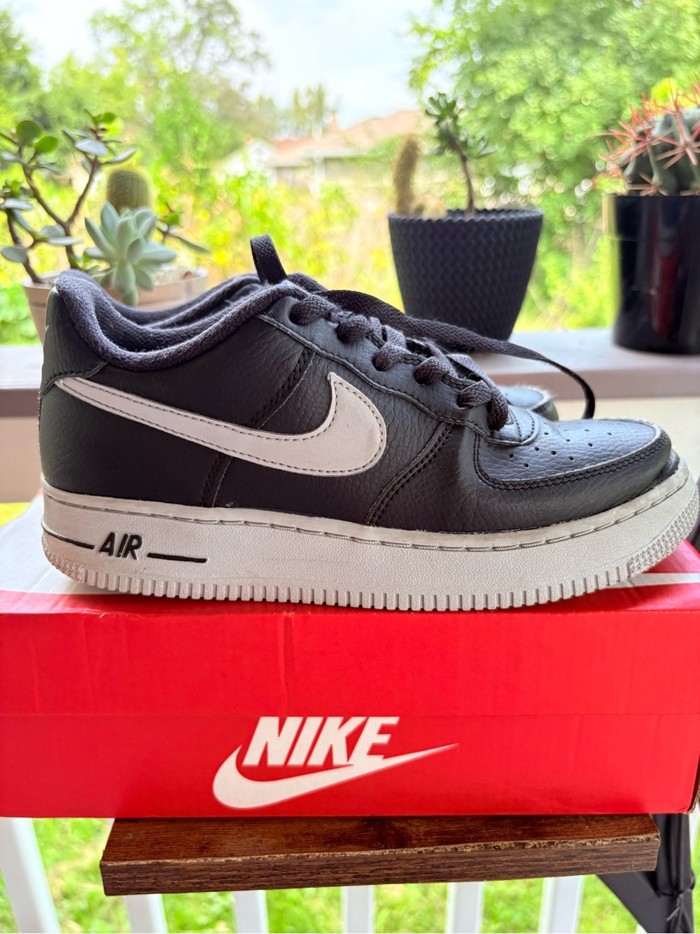 Nike Air Force 1 Black/Gray  Air Low-Top Sneakers Women’s 6.5